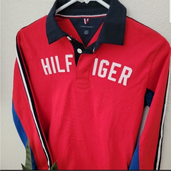 2 Sweatshirts- Champion Black Hoodie Medium - Hilfiger Medium - Picture 3 of 3